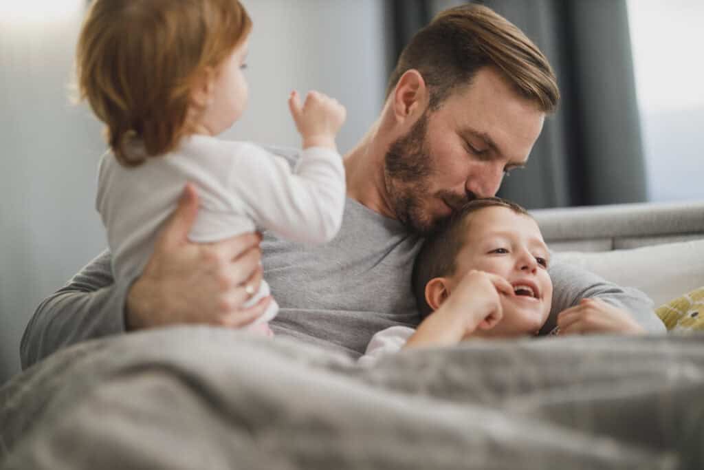 dad and little kids